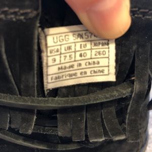 Uggs black suede w/sherpa lining size 9
